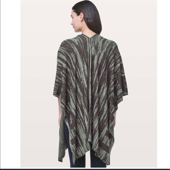 New Lululemon The Rest is Written Wrap - Picture 7 of 7